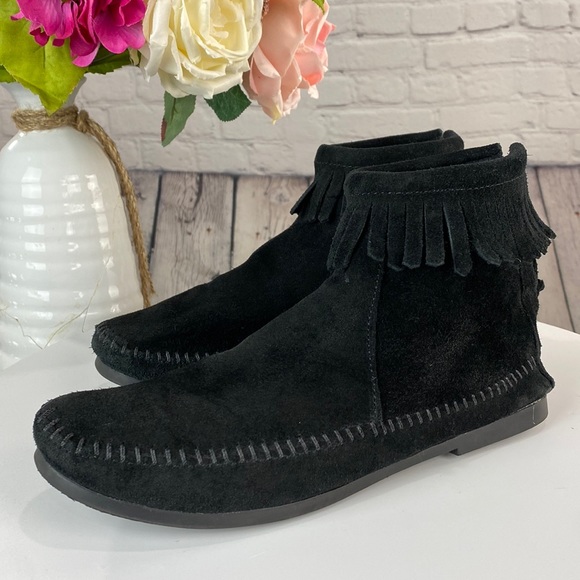 Minnetonka Shoes - MINNETONKA Black Suede Moccasins